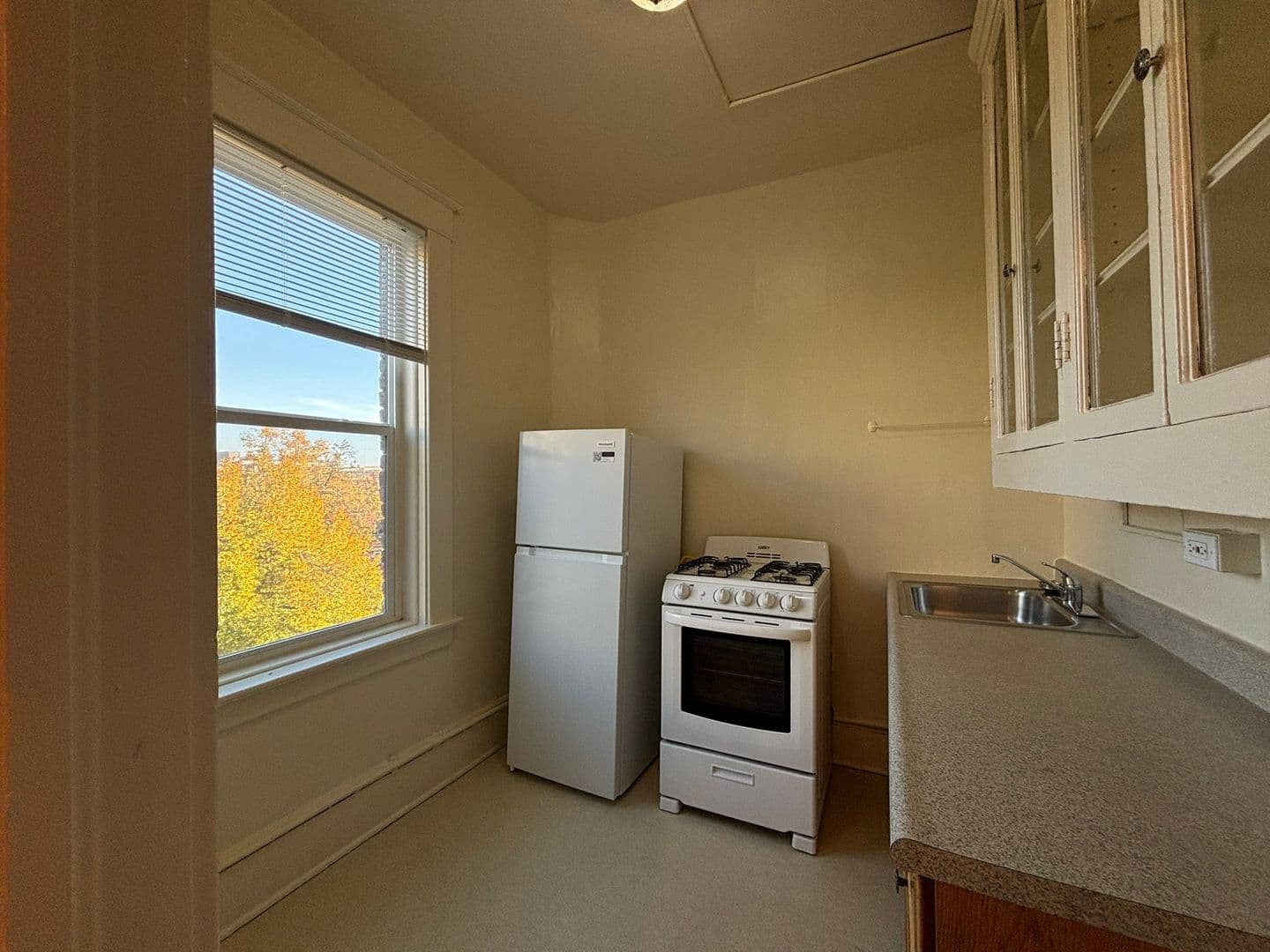 Portland Apartment: 1026 NW 20th Ave