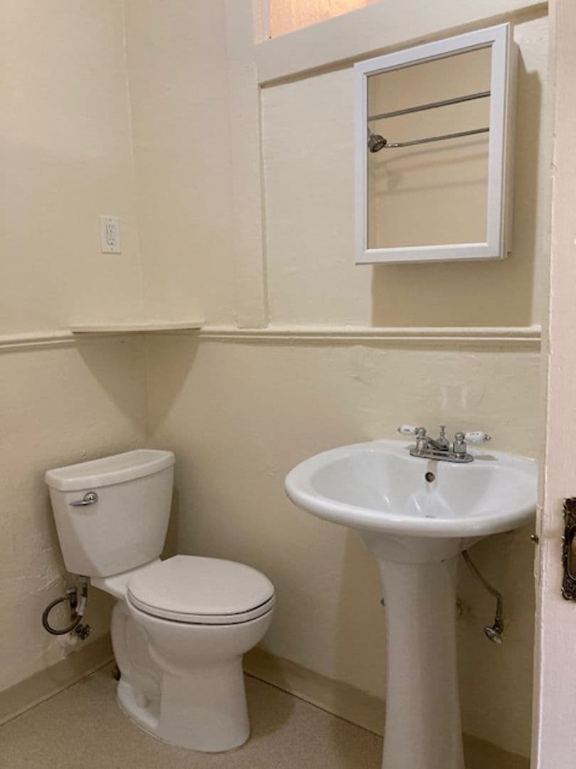 Portland Apartment: 1026 NW 20th Ave