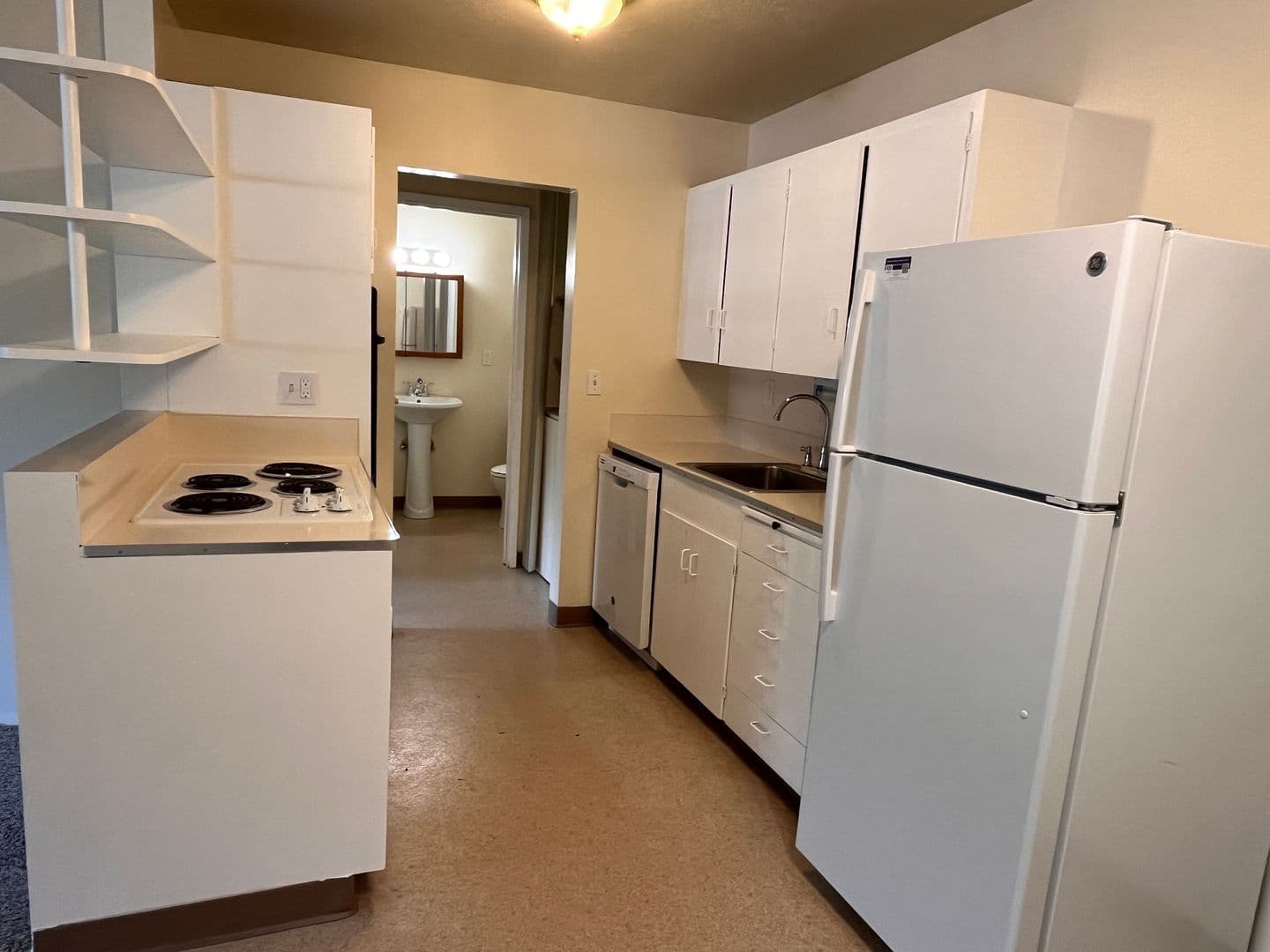 Portland Apartment: 2215 SE Miller St.