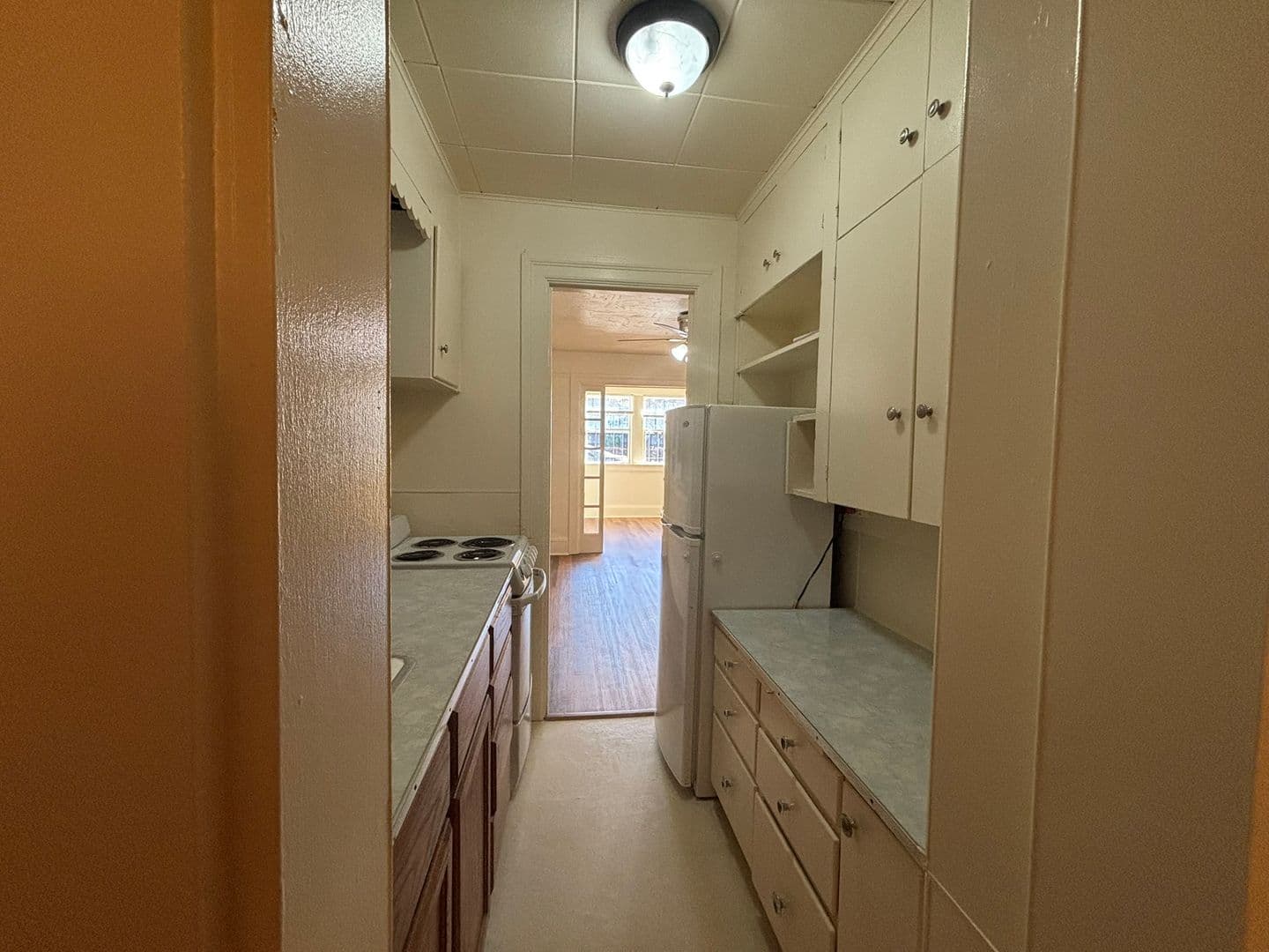 Portland Apartment: 325  NW 18th  Ave.