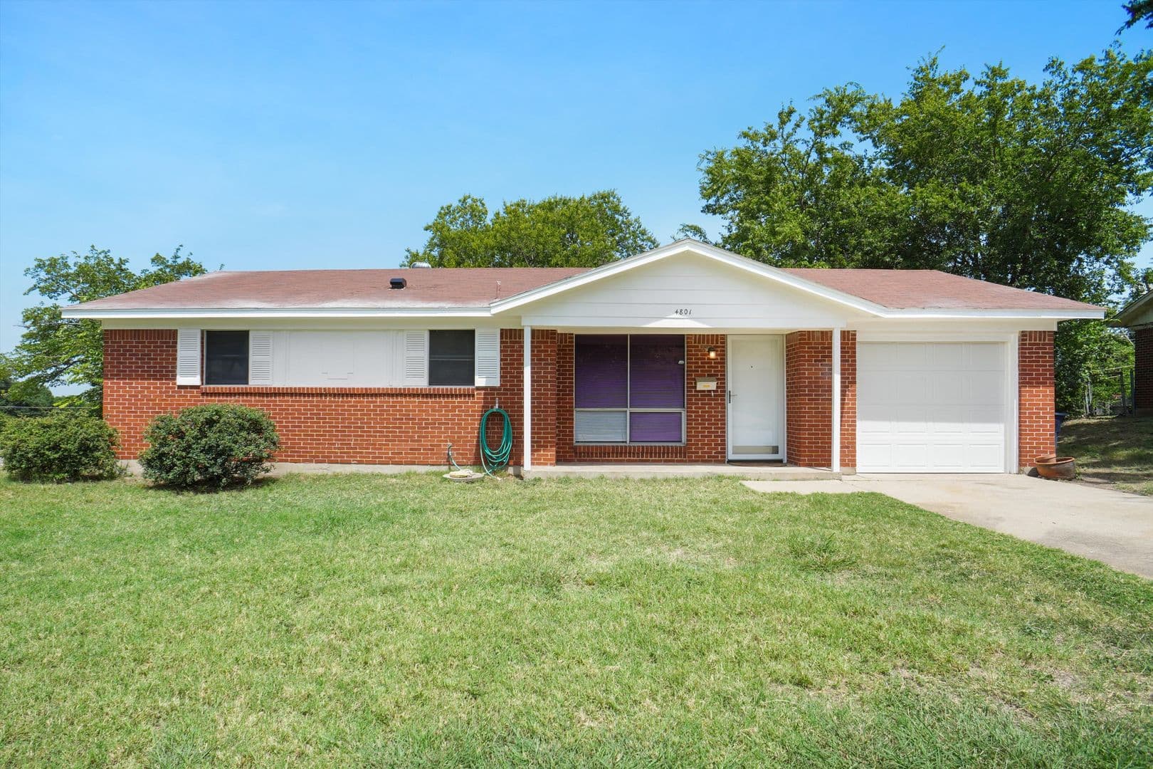 Fort Worth House: 4801 Bellcrest Ct