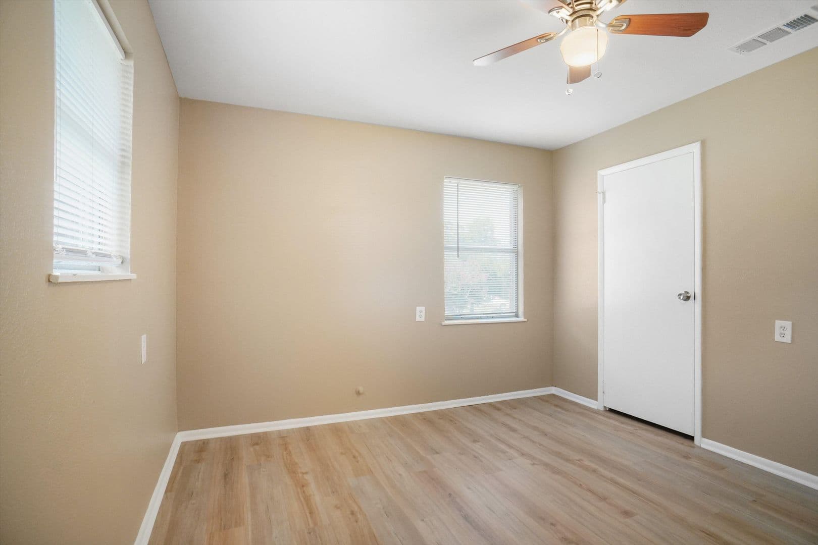 Fort Worth House: 4801 Bellcrest Ct