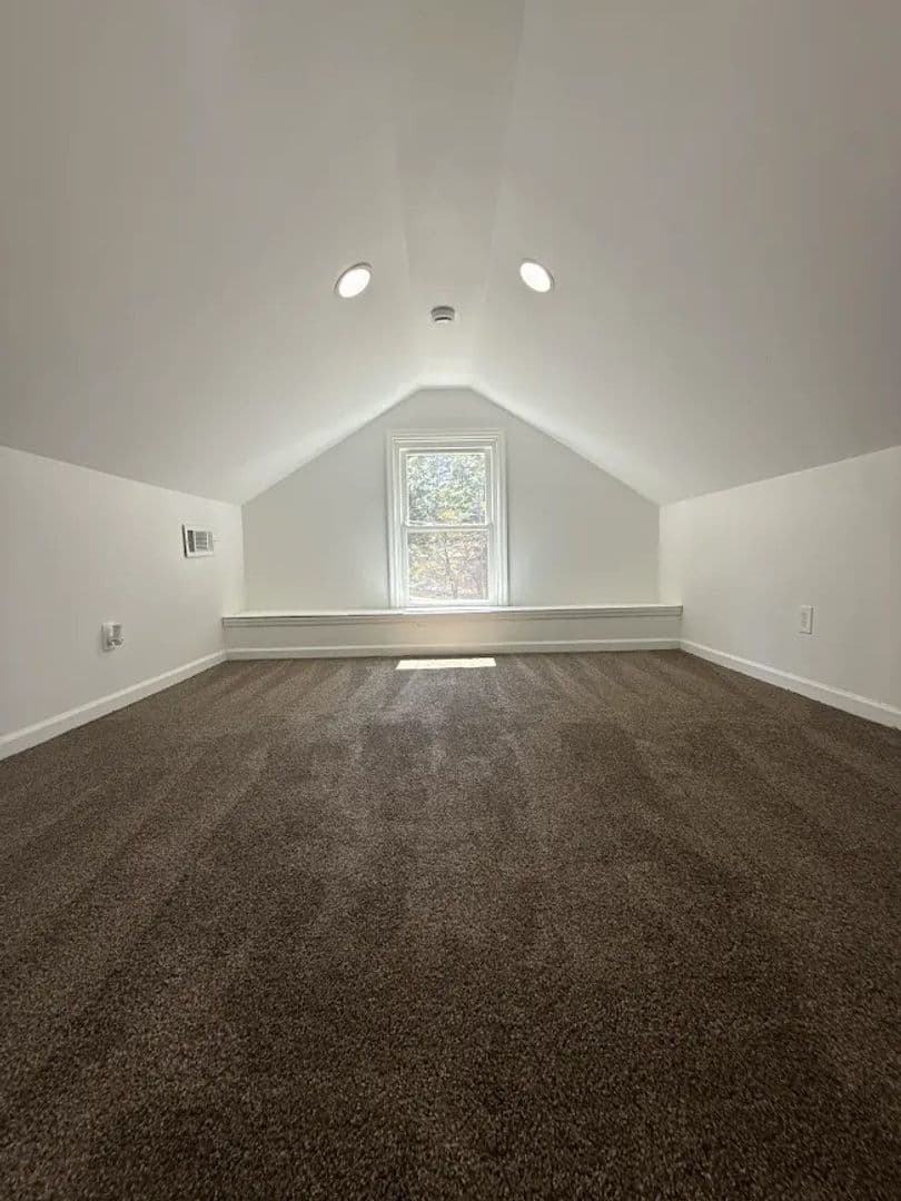 Decatur House: 1840 Glenhill Pl