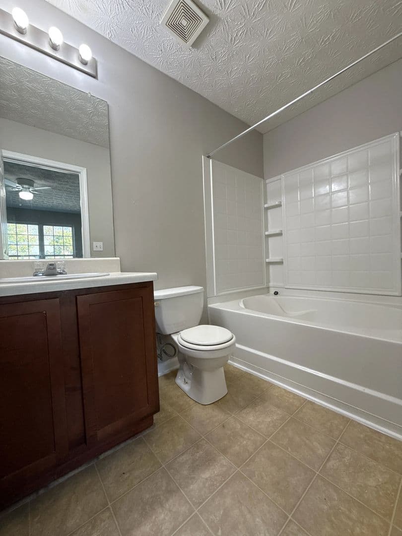 Hampton House: 11408 South Grove Drive