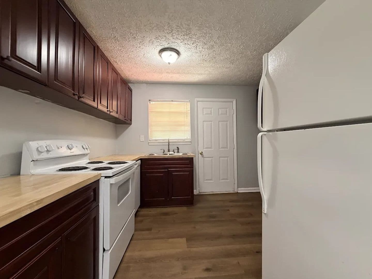 Lilburn Apartment: 4882 Valley Dale Ct SW
