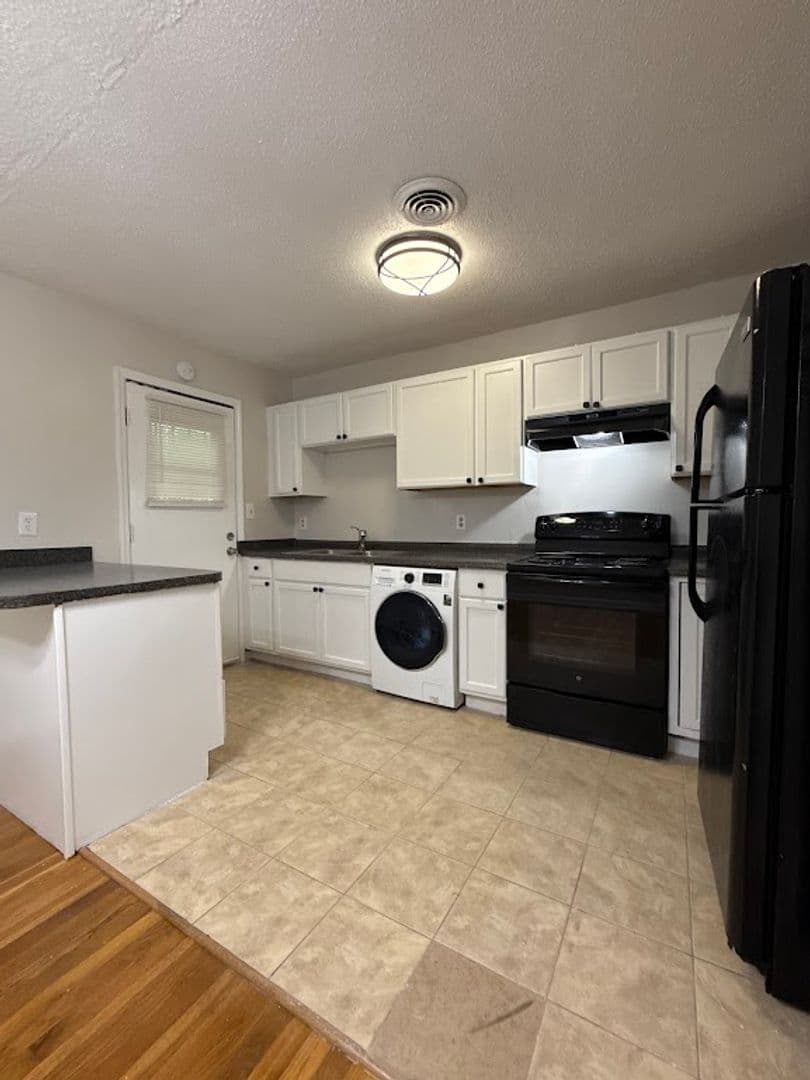 Decatur Apartment: 135 E Hill St.