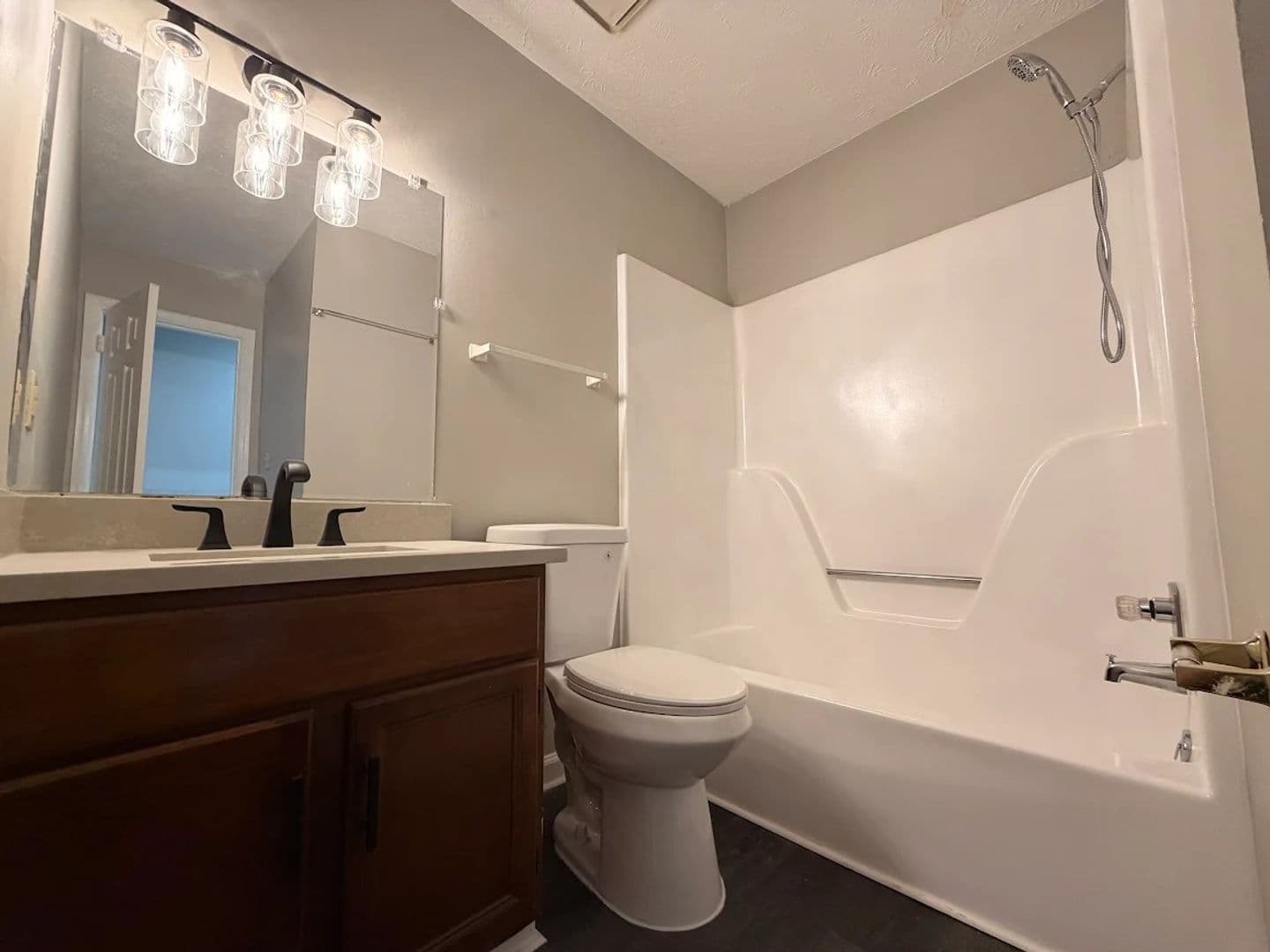 Athens Apartment: 130 Cumberland Ct