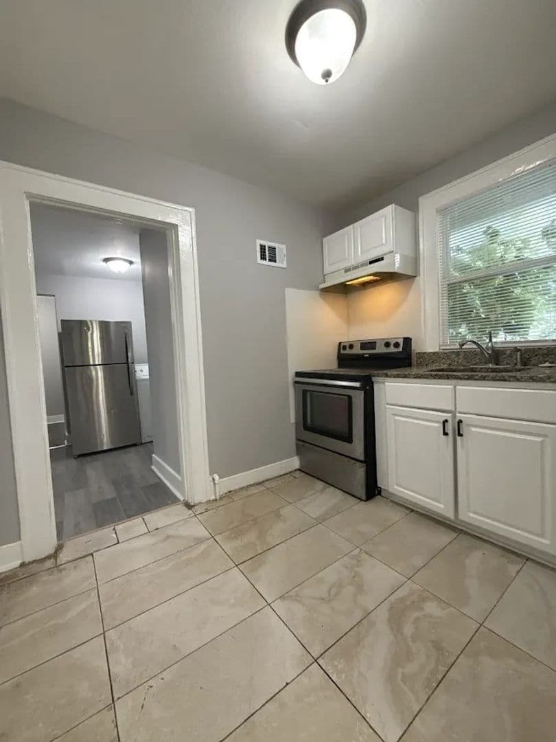 Atlanta House: 600 Mayland Ave SW
