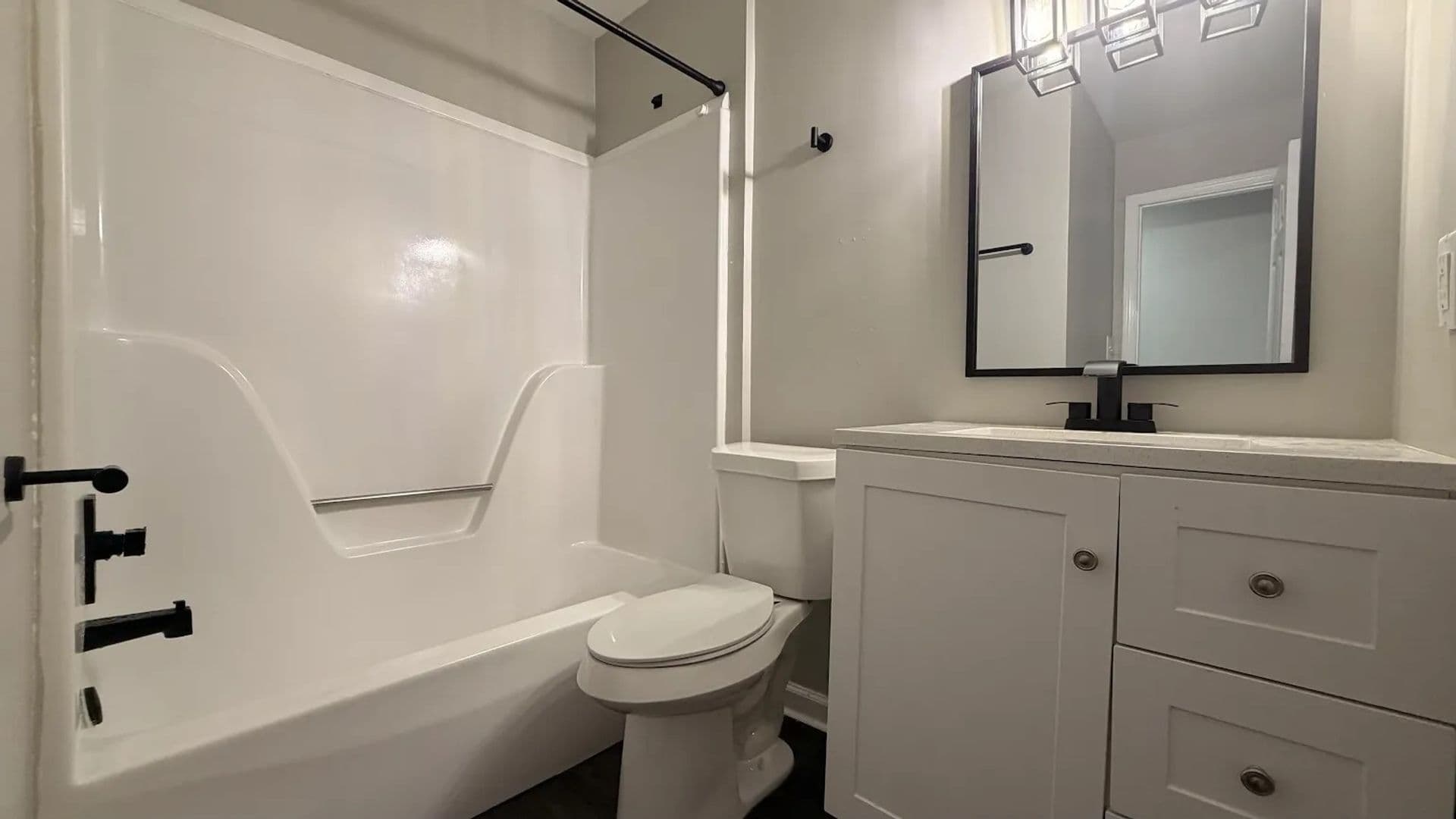 Athens Apartment: 140 Cumberland Ct