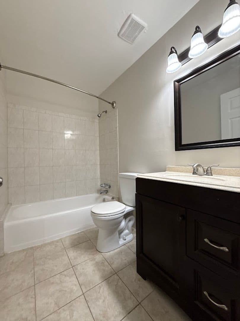 Decatur Apartment: 135 E Hill St.