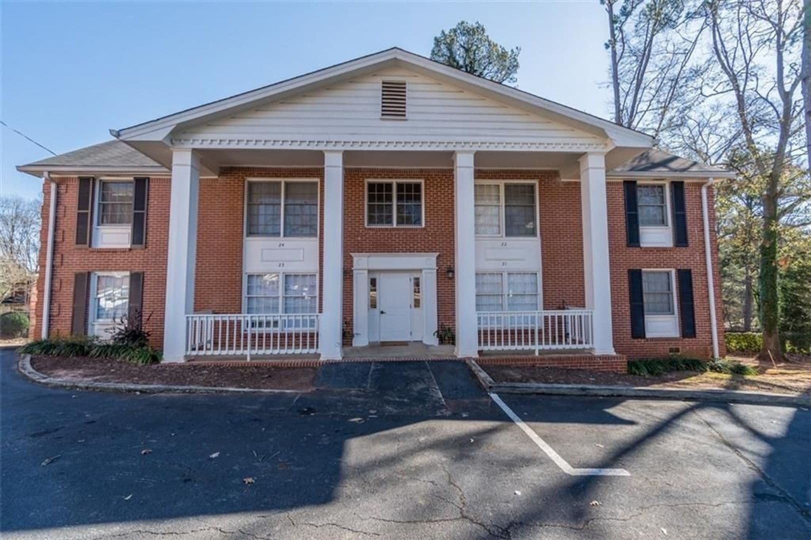 Decatur Apartment: 135 E Hill St.