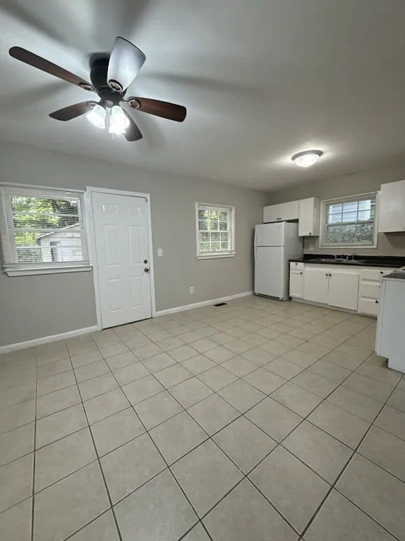 Atlanta House: 450 Forrest Ridge Dr NW