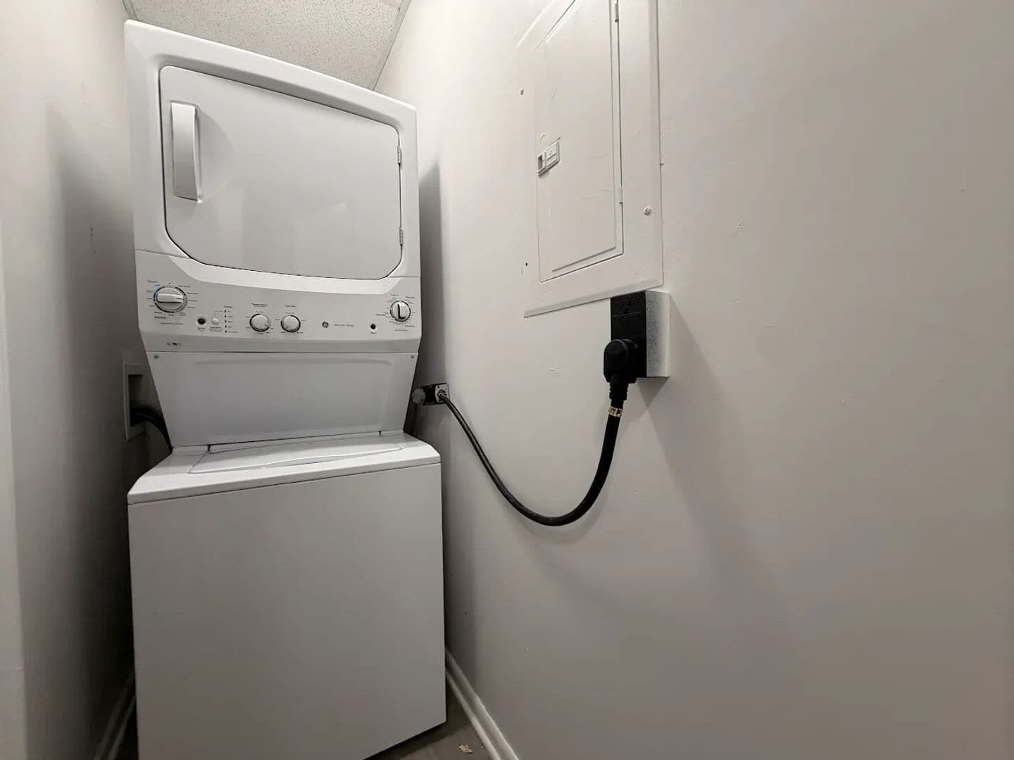 Holly Springs Apartment: 806 Palm St