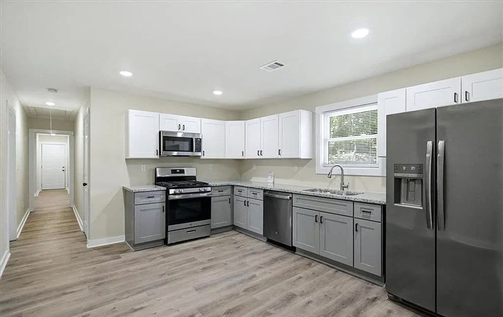 Atlanta House: 131 Holly Rd NW