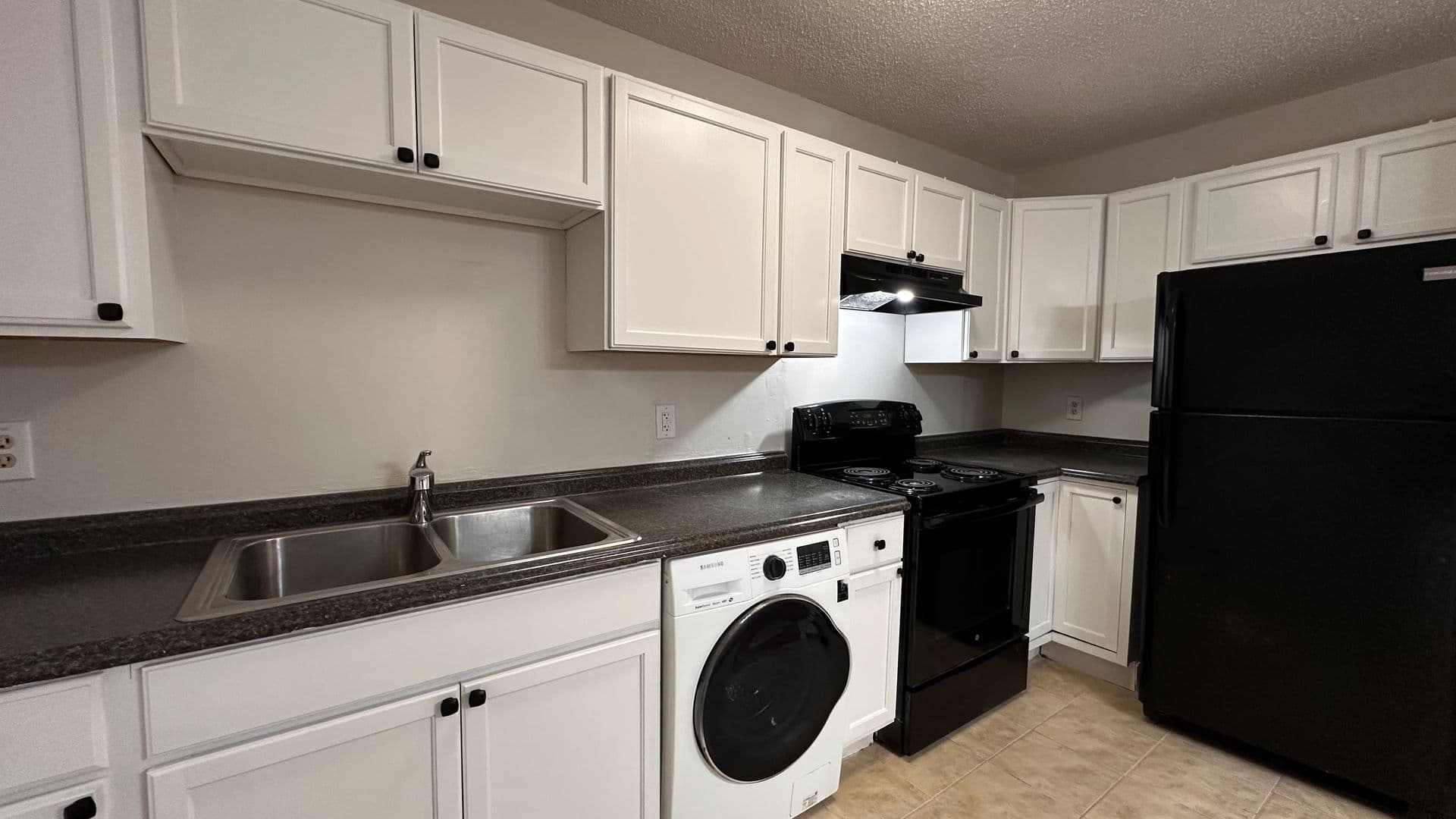 Decatur Apartment: 135 E Hill St.