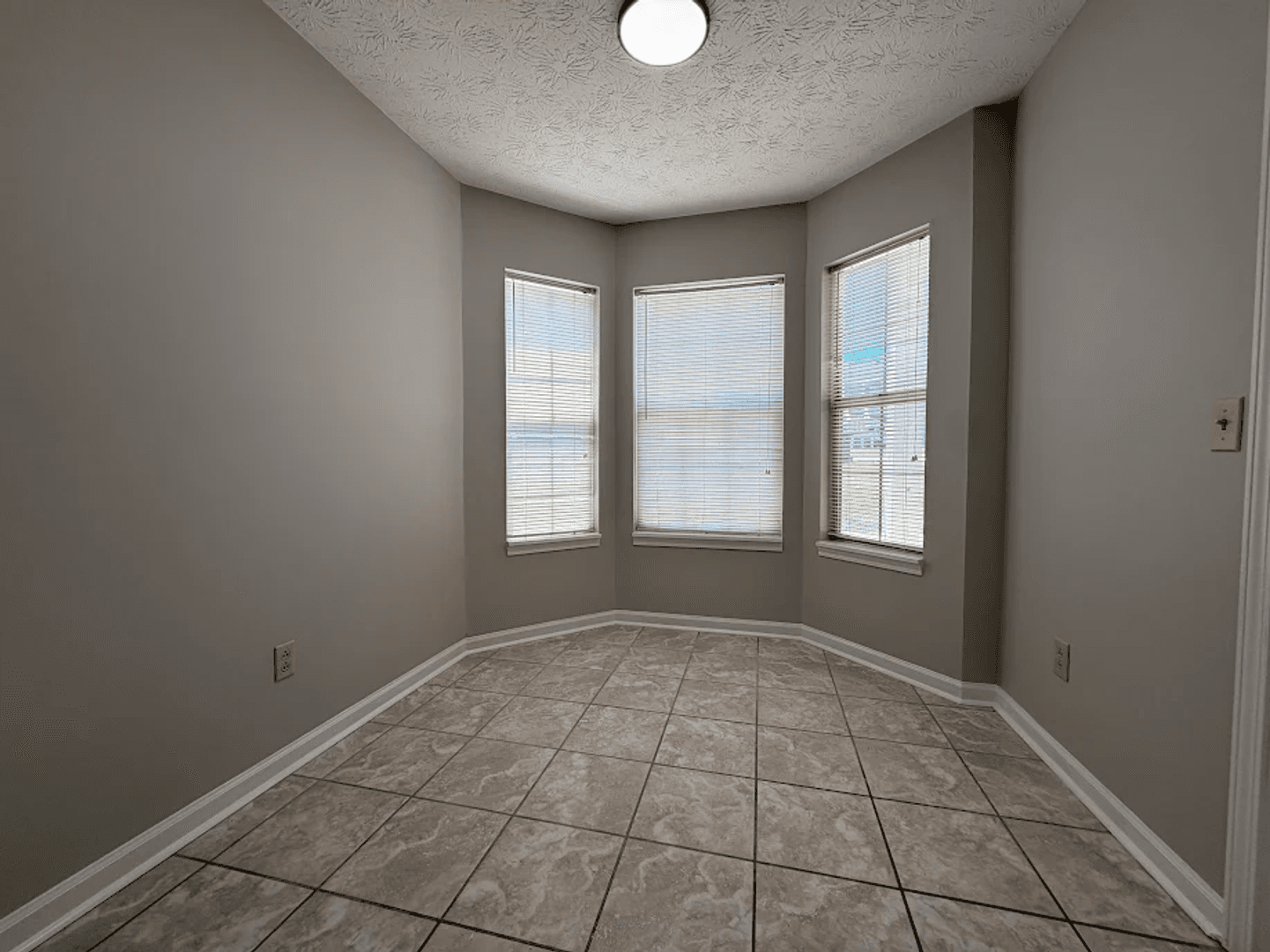 Athens Apartment: 120 Cumberland Ct