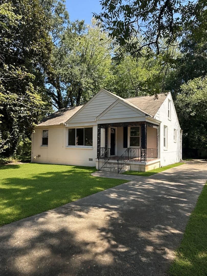 Decatur House: 1840 Glenhill Pl