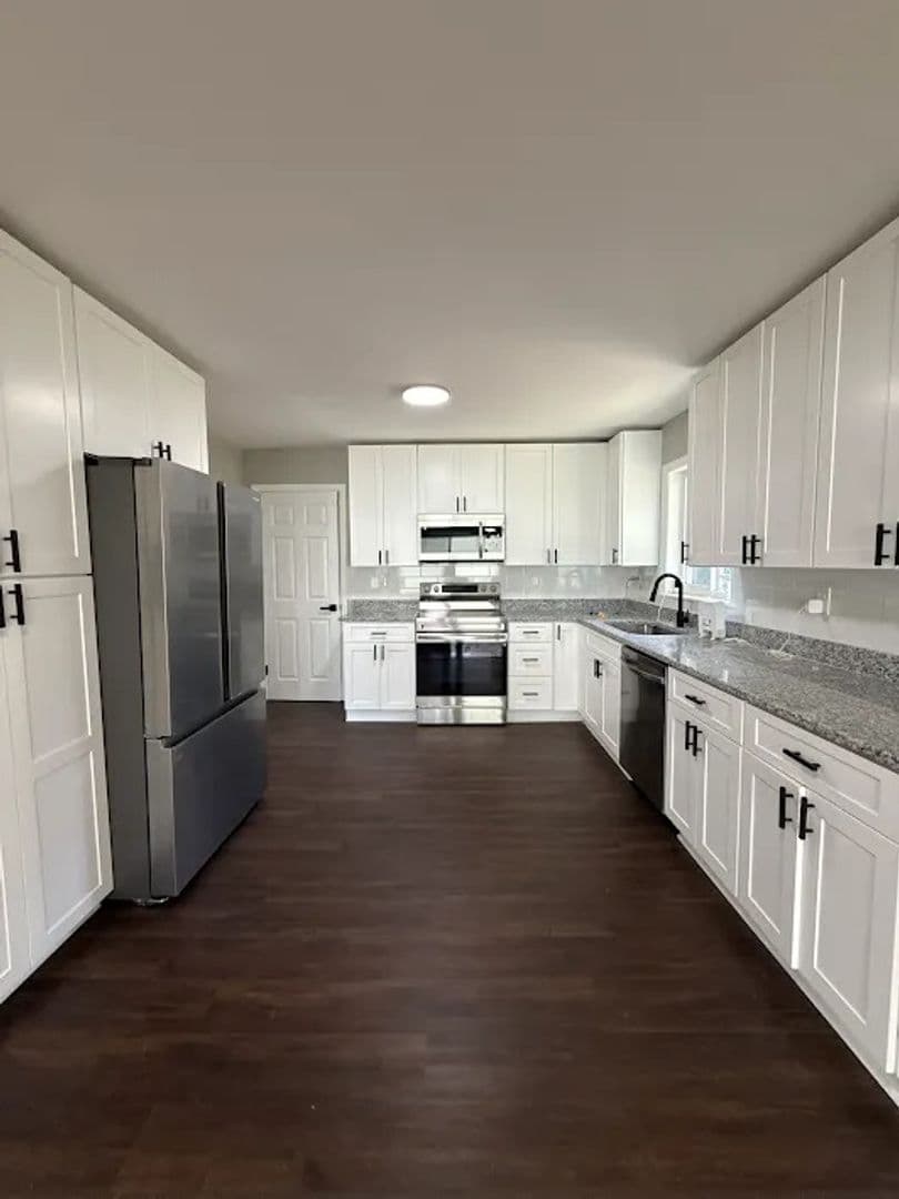 Decatur House: 2379 Miriam Ln