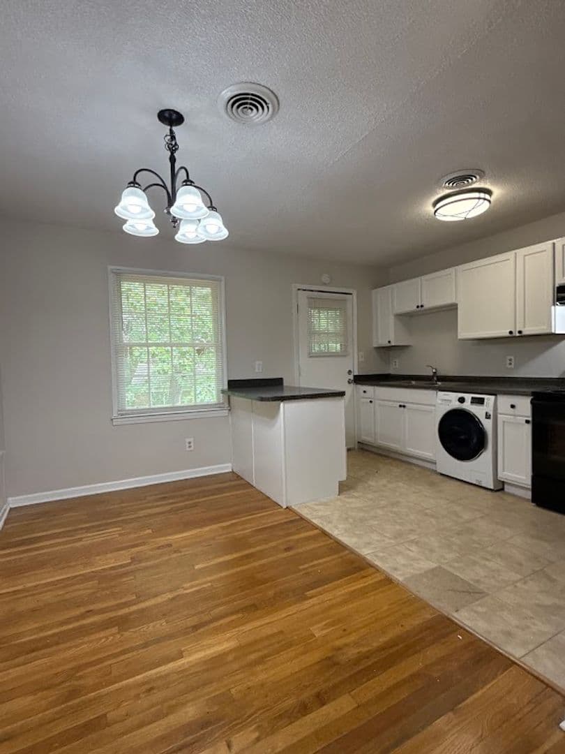 Decatur Apartment: 135 E Hill St.