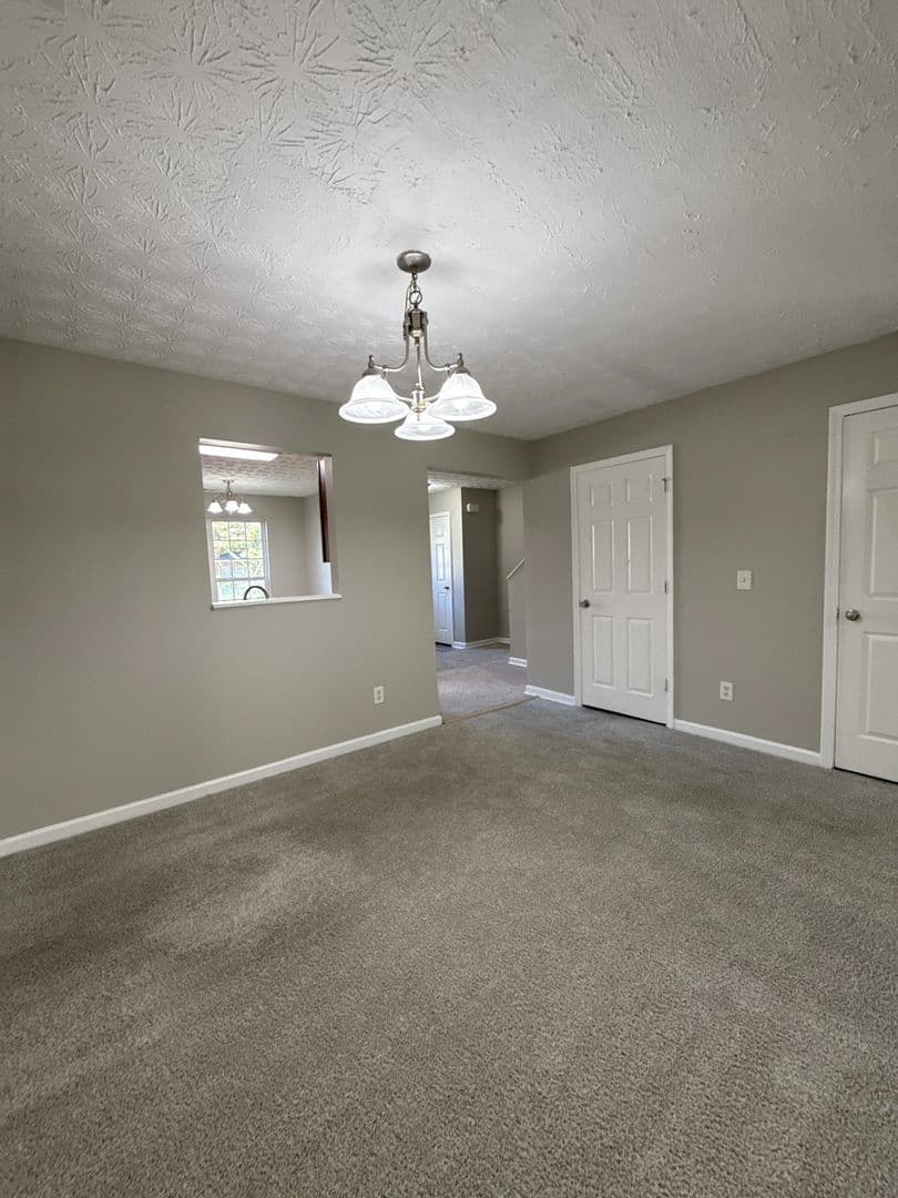 Hampton House: 11408 South Grove Drive