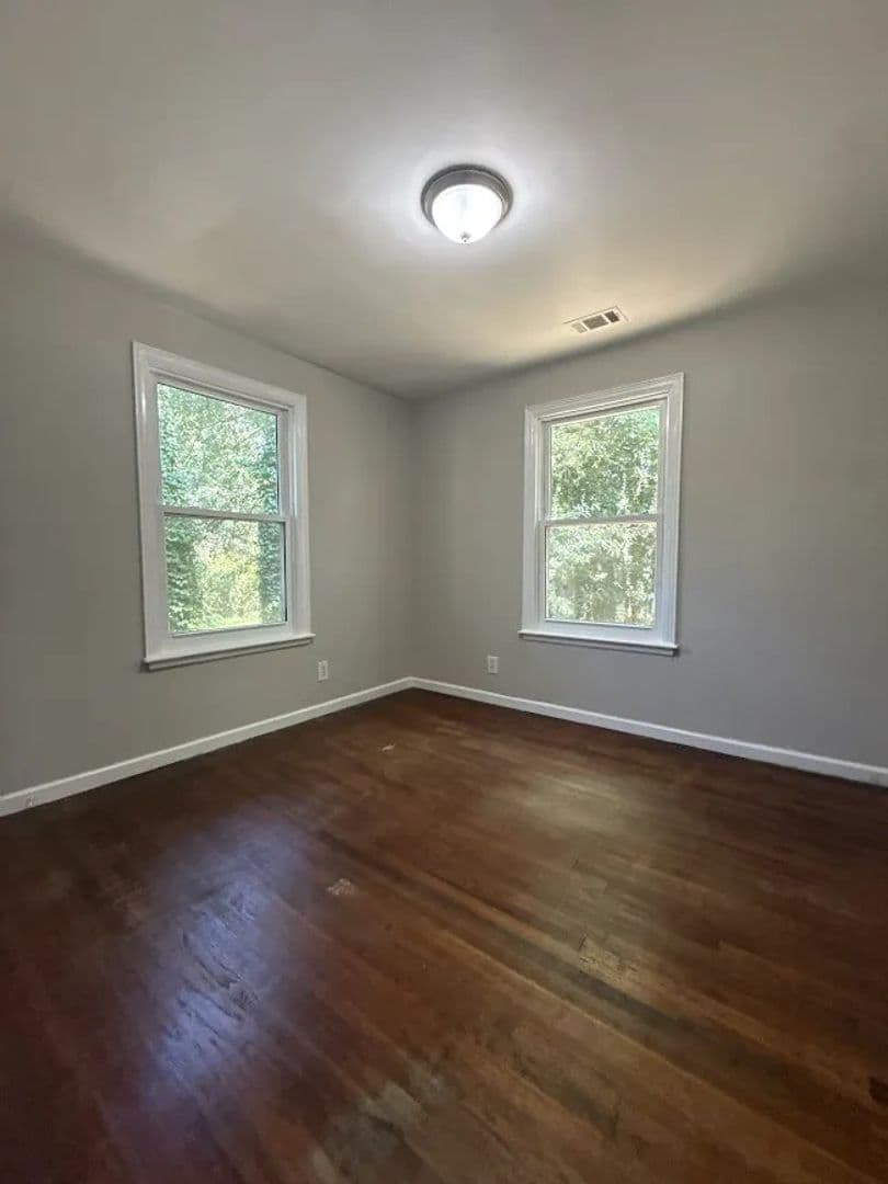 Decatur House: 1840 Glenhill Pl