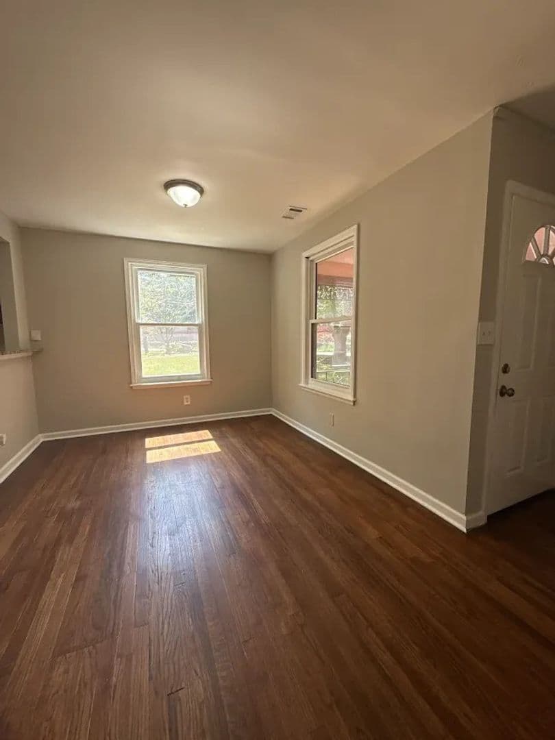 Decatur House: 1840 Glenhill Pl