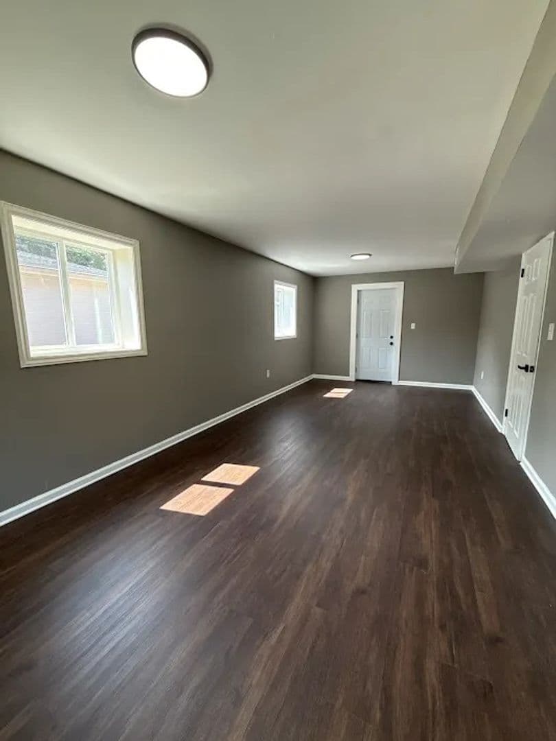 Decatur House: 2379 Miriam Ln