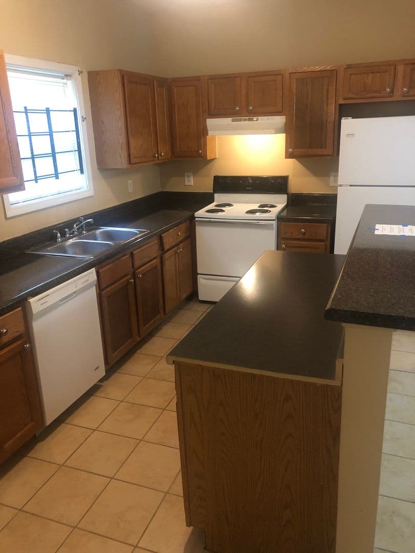 Atlanta House: 115 Holly Rd NW
