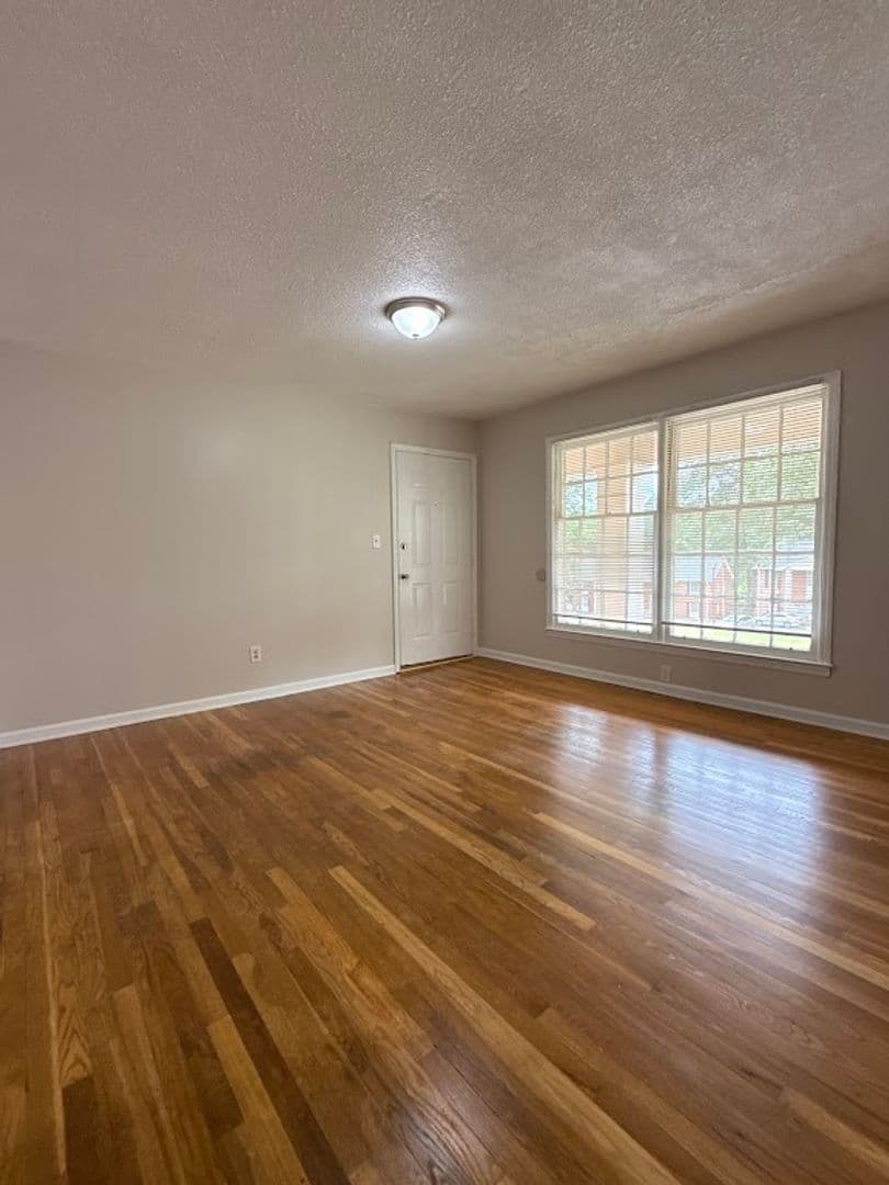 Decatur Apartment: 135 E Hill St.