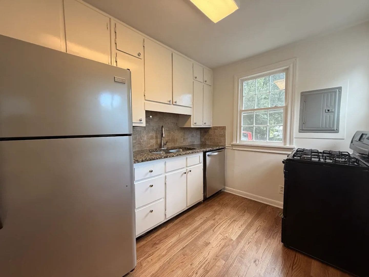 Atlanta House: 429 Deering Rd NW
