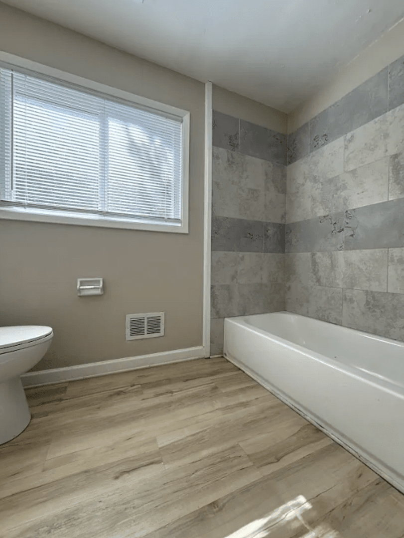 Atlanta House: 5490 Saint Lo Ln