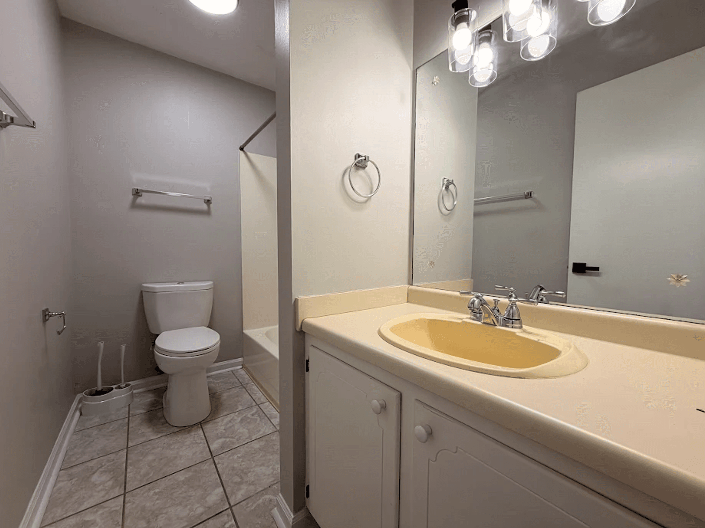 Athens Apartment: 120 Cumberland Ct