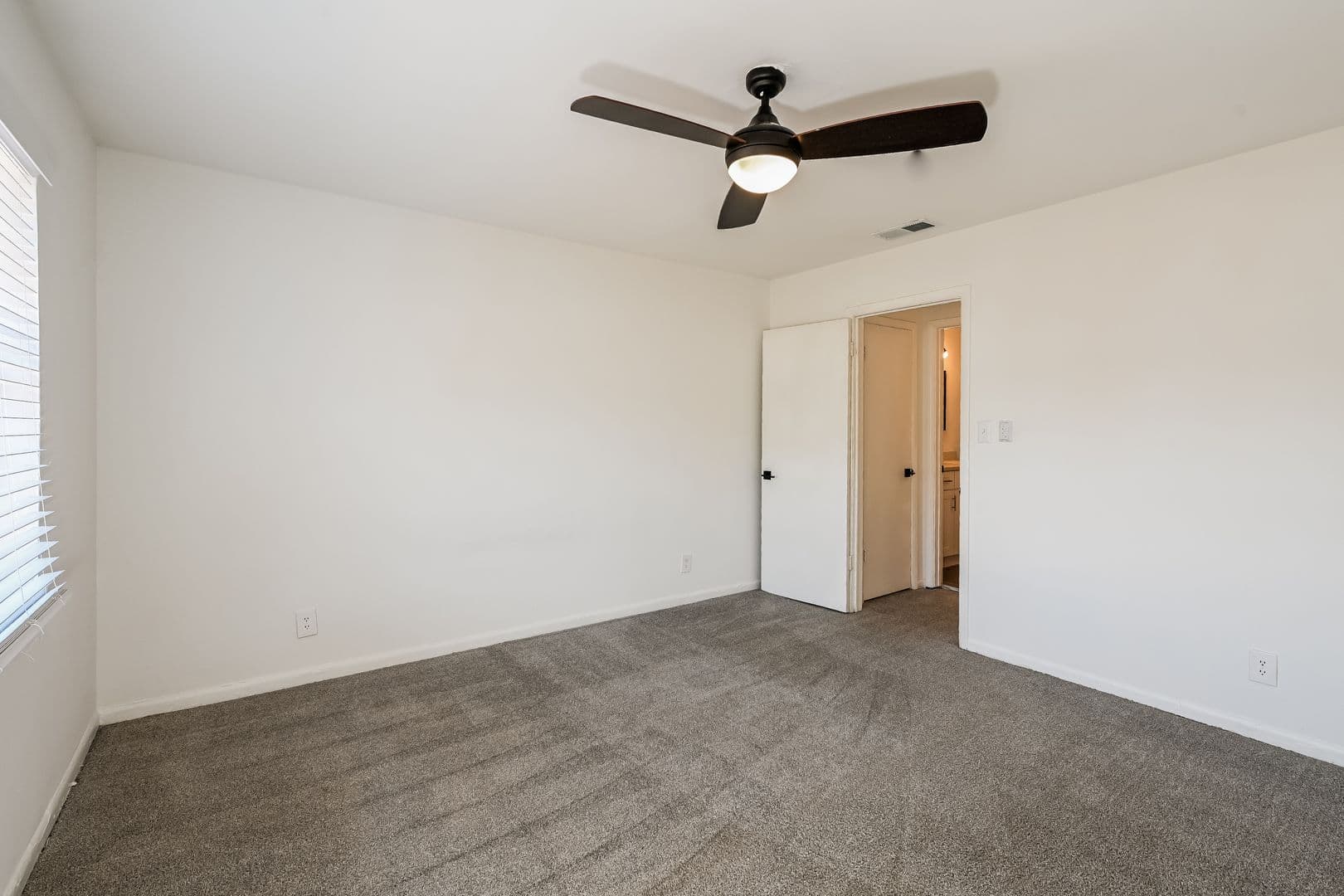 Decatur Apartment: 2721 White Oak Drive