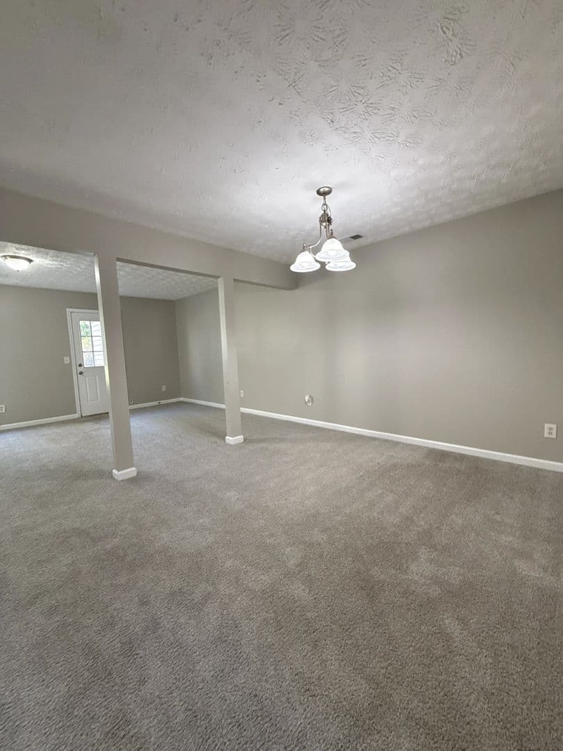 Hampton House: 11408 South Grove Drive