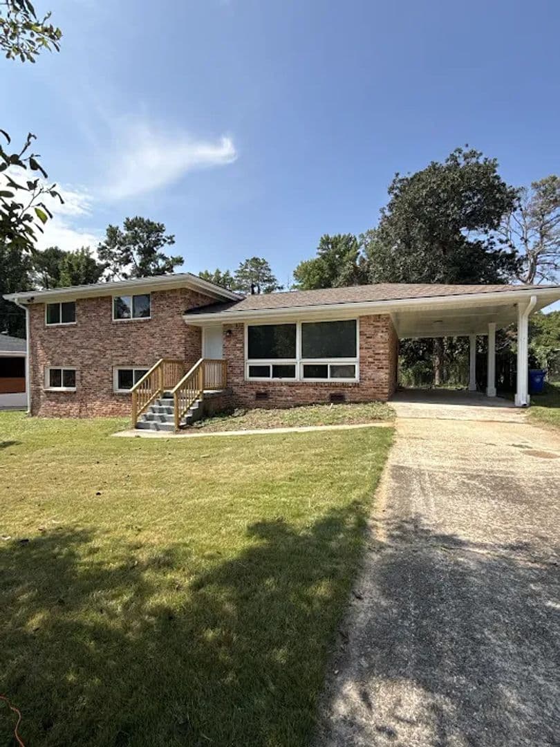 Decatur House: 2379 Miriam Ln