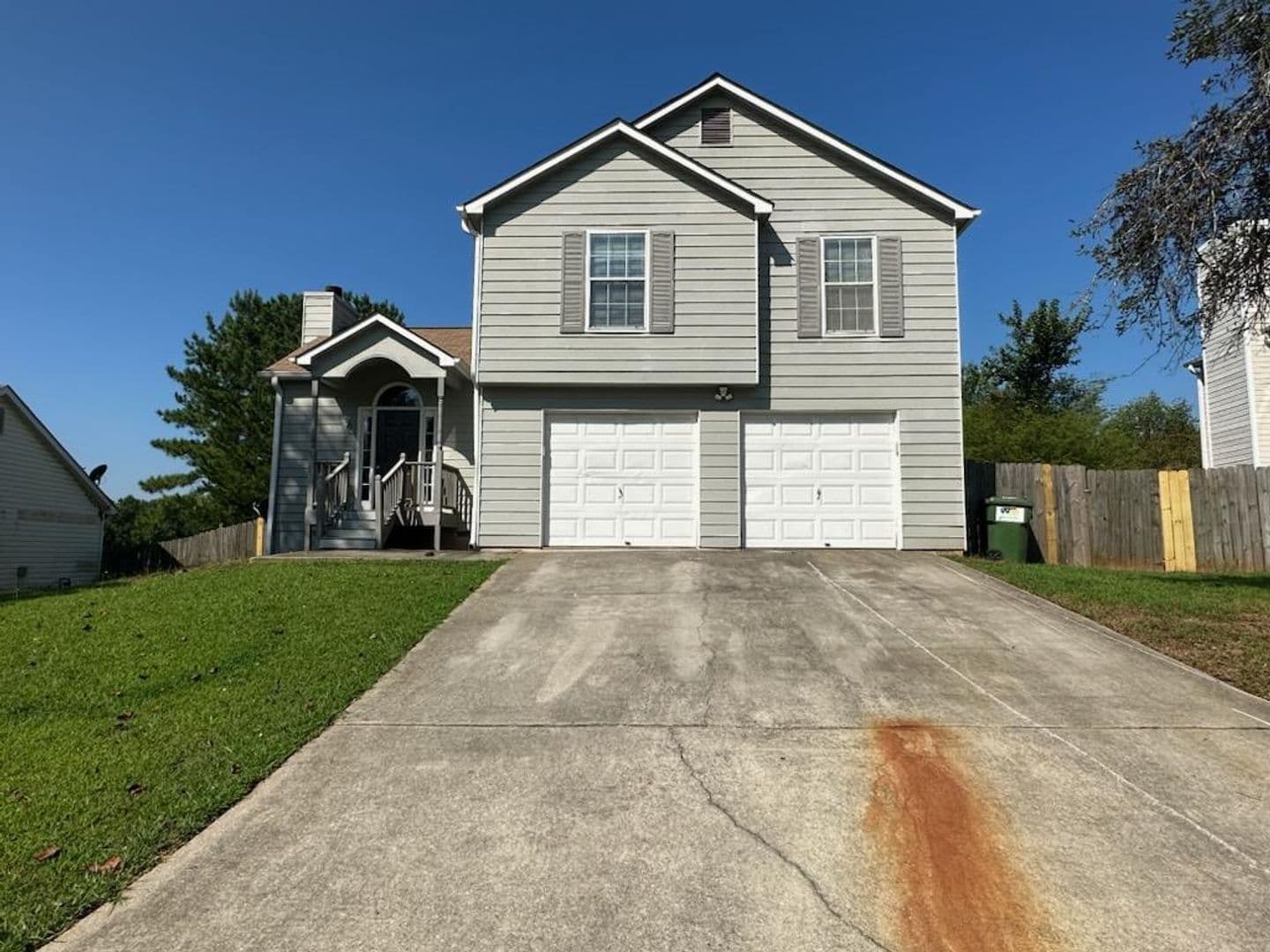 Rex House: 7082 Oakwood Circle