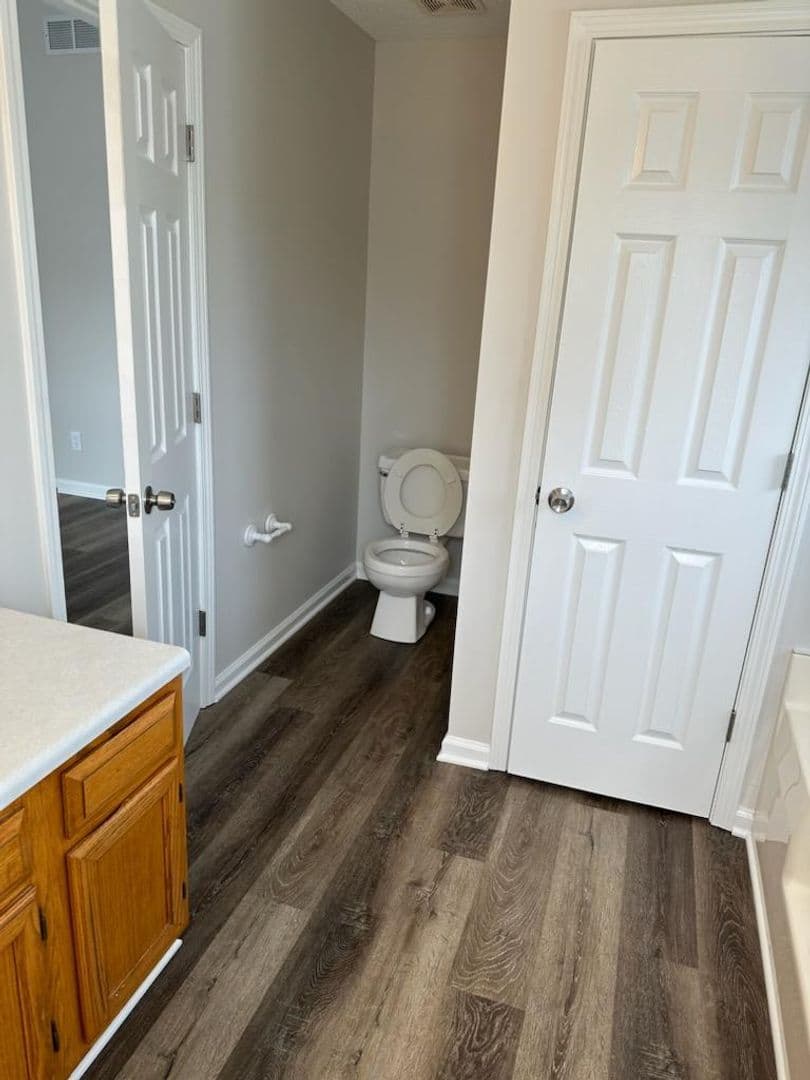 Rex House: 7082 Oakwood Circle