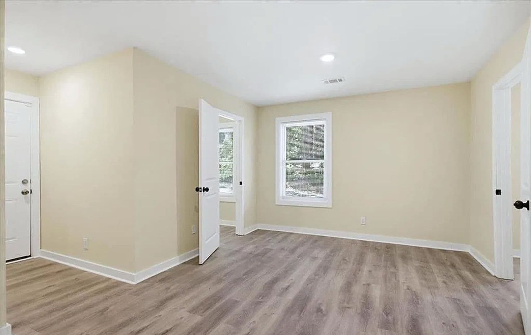 Atlanta House: 131 Holly Rd NW