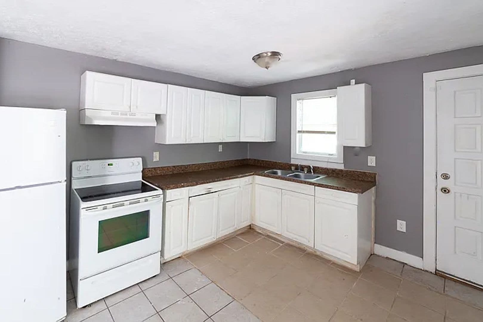 Atlanta House: 572 Alfred Road