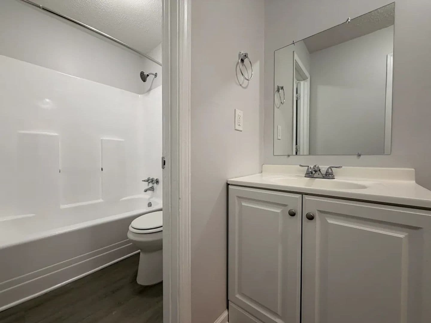 Holly Springs Apartment: 806 Palm St