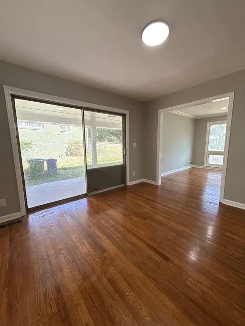 Decatur House: 2379 Miriam Ln