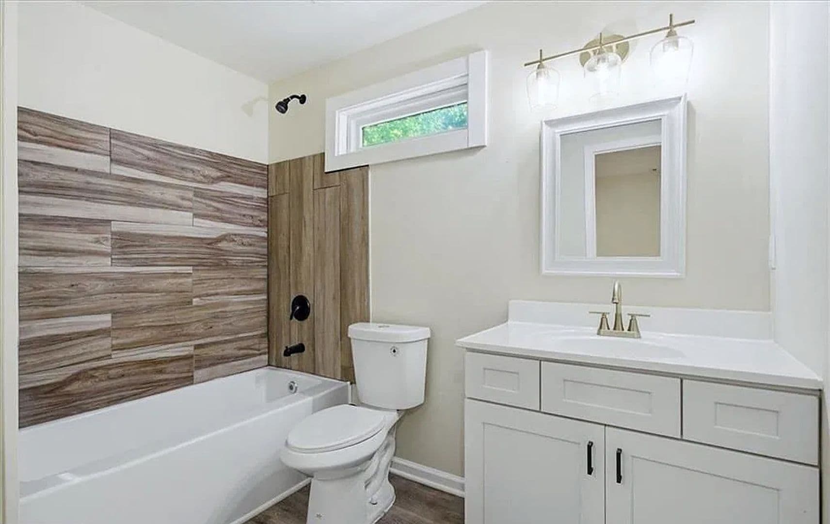 Atlanta House: 131 Holly Rd NW