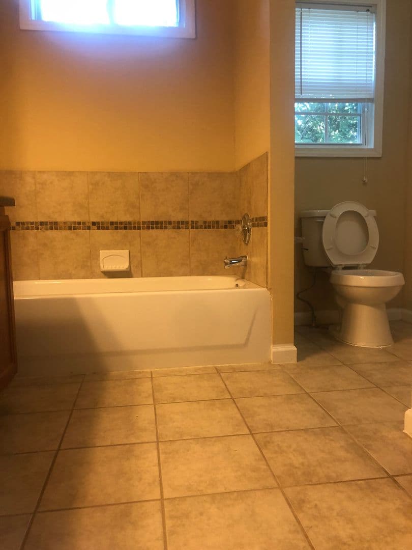 Atlanta House: 115 Holly Rd NW