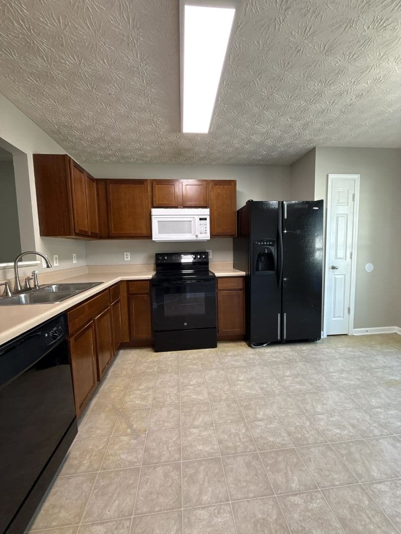 Hampton House: 11408 South Grove Drive