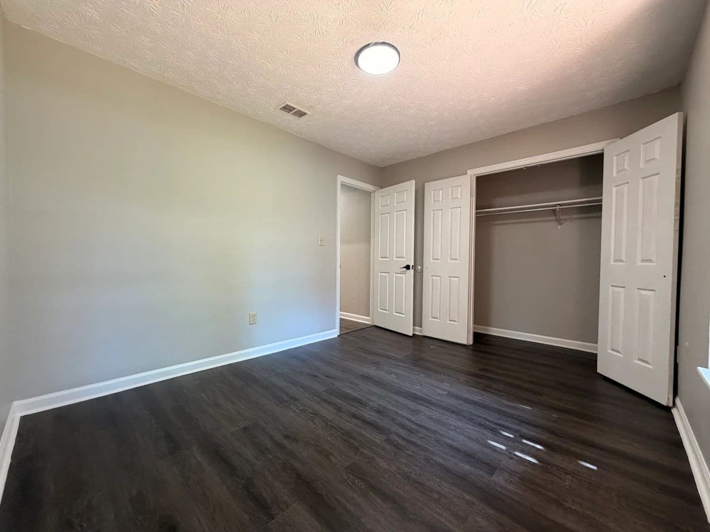 Athens Apartment: 130 Cumberland Ct