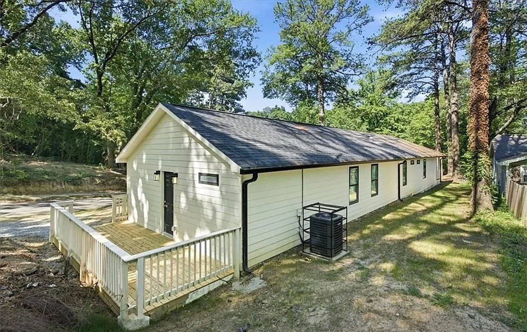 Atlanta House: 131 Holly Rd NW