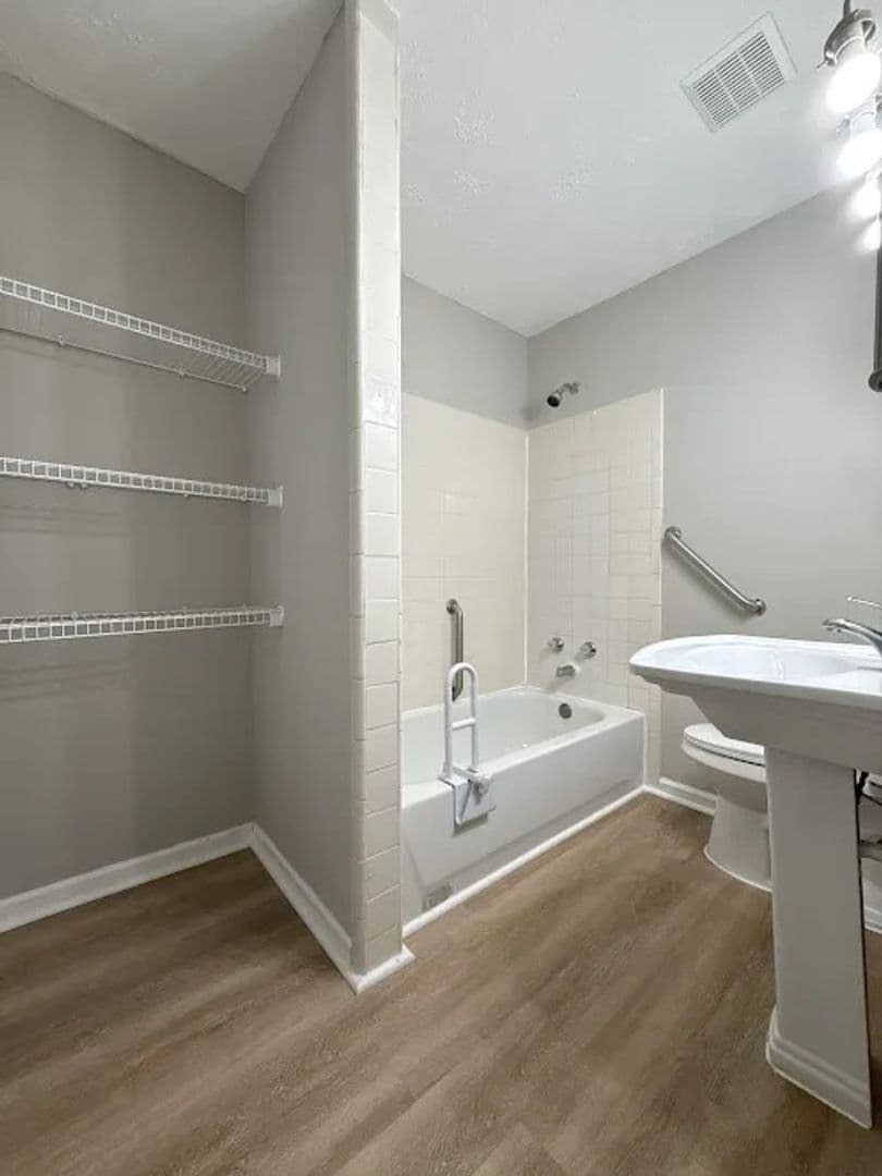 Morrow House: 2358 Oak Ave