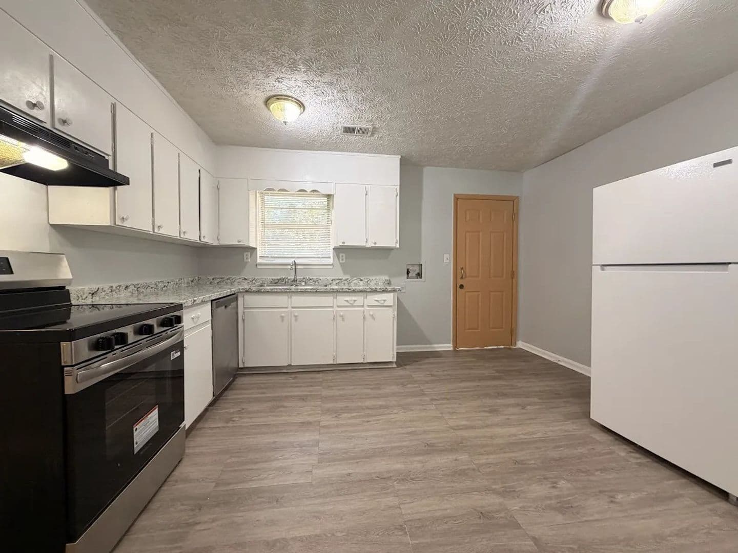 Lilburn Apartment: 4882 Valley Dale Ct SW