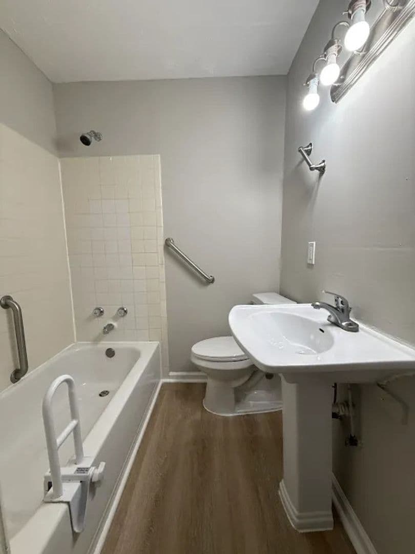 Morrow House: 2358 Oak Ave