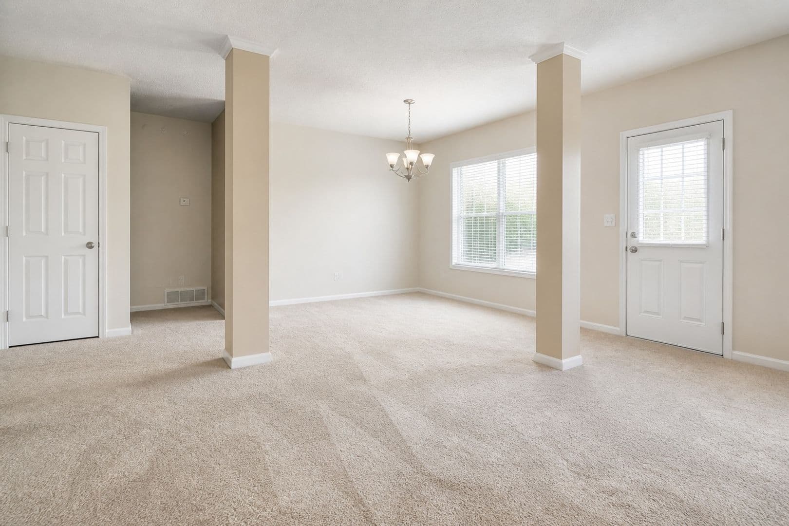 Hampton House: 11408 South Grove Drive